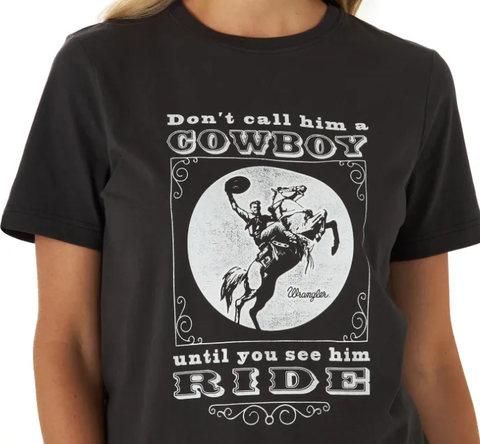 112315070 - Wrangler Women's Retro Graphic Tee