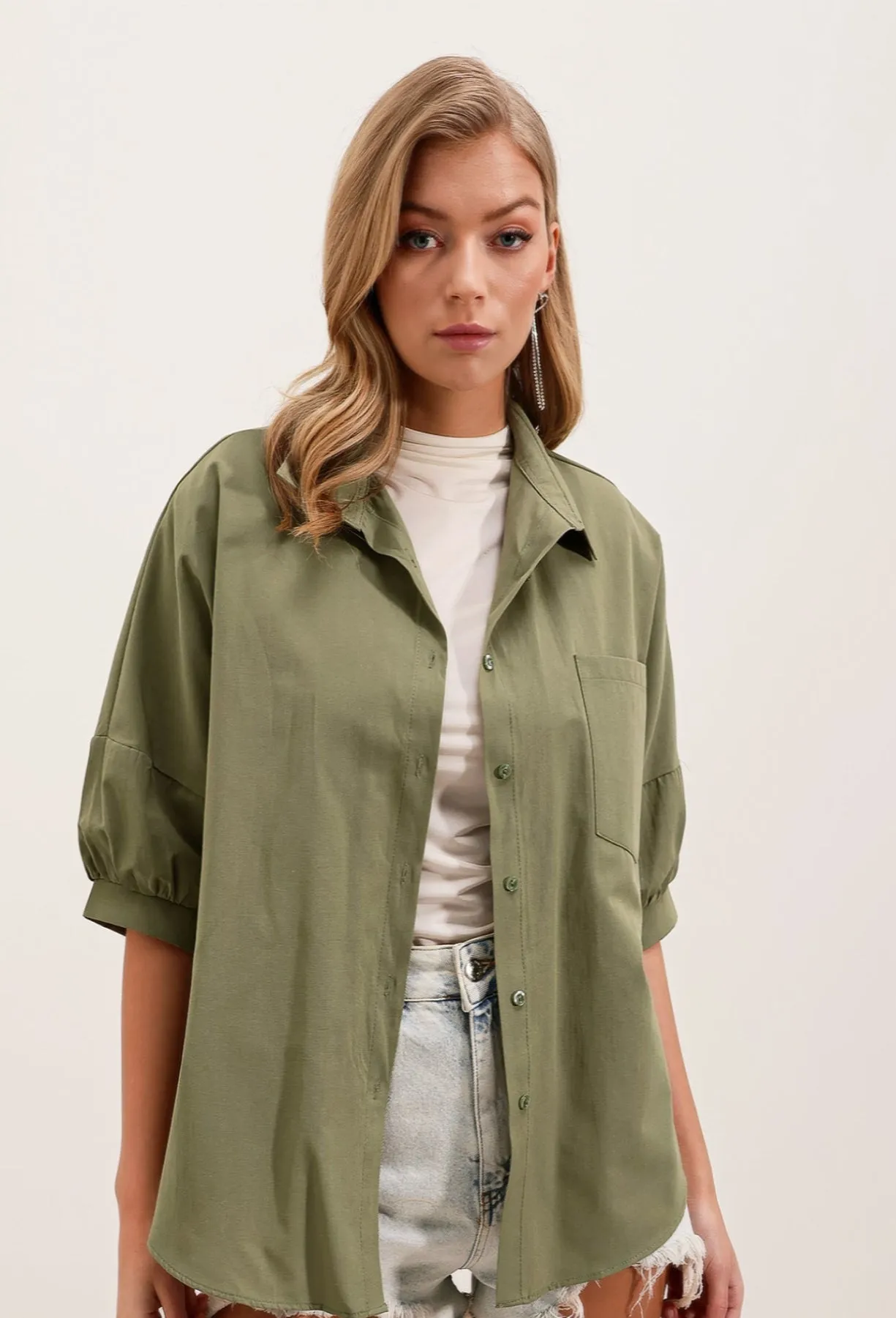 20213 oversize kisa kol basic gömlek